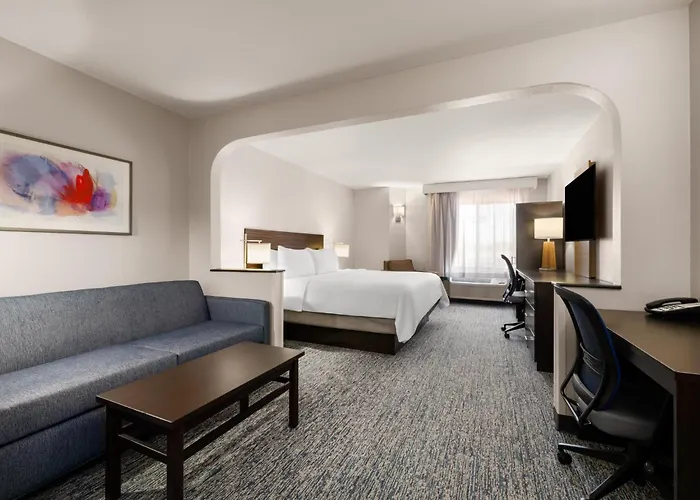 Garner Hotel Topeka West By Ihg
